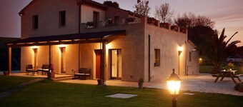 CASA MONTEFIORE 13 farmhouse in the Marche countryside