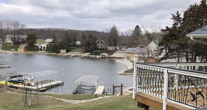 3 Bedroom Lake House on Lake Delhi with 2.5 Bathrooms