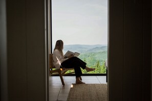 Interior - Le Cliffno46 - Maelström Mountain (CITQ #304504) (Lac-Beauport)