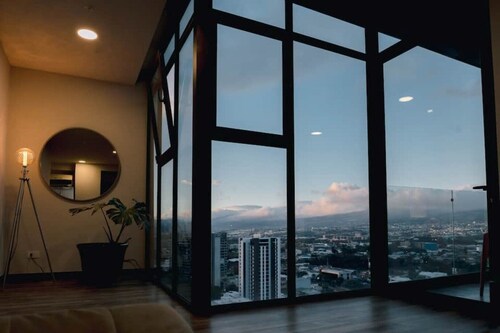 amazing view, 20th floor, near the airport.