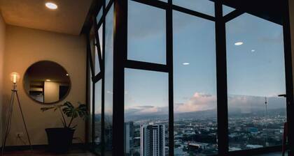 amazing view, 20th floor, near the airport.