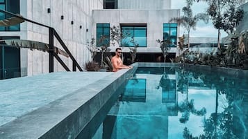 Outdoor pool, a heated pool