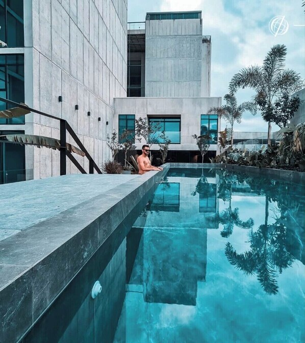 Piscine extérieure, piscine chauffée