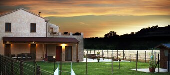 Montefiore House 13 - Sunflowers.  Farmhouse in the Marche countryside