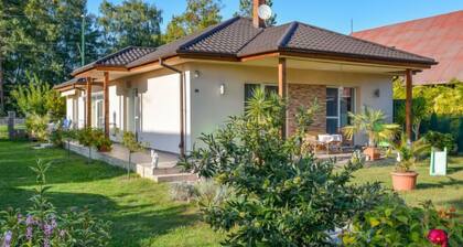 Twin back by Interhome