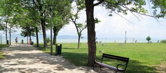 Twin back by Interhome