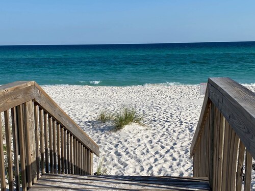Pensacola Beach Gulf-Front Condo☀️Sans Souci☀️Pool, Hot Tub
