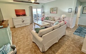 Smart TV, reproductor de DVD y libros 