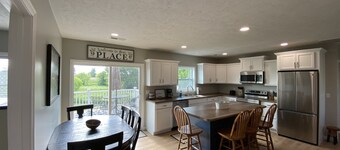 Wine Trail, Cozy Cabin plus hot tub