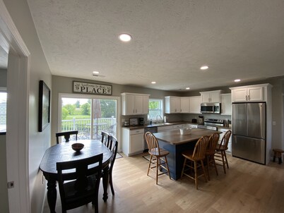 Wine Trail, Cozy Cabin plus hot tub