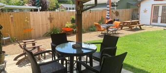 Charming brick home near Historic Downtown Franklin