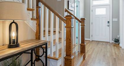 5 bed 3.5 bath Home, 5 minutes Walk to Beach!