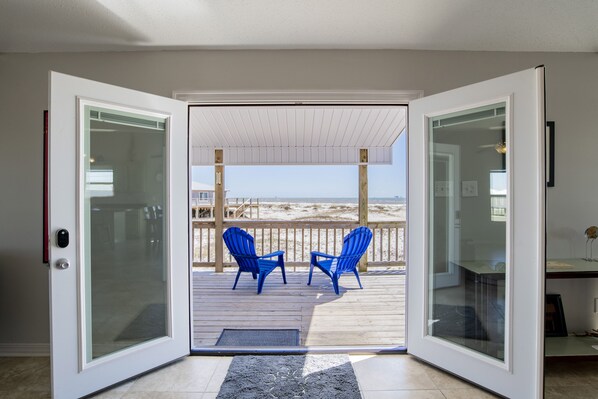 Interior - Gulf Front - 5BR - 2BA - 120 Steps to Beach! (Dauphin Island)