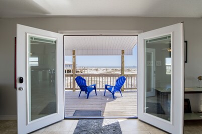 Gulf Front - 5BR - 2BA - 120 Steps to Beach!