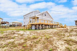 Exterior - Gulf Front - 5BR - 2BA - 120 Steps to Beach! (Dauphin Island)