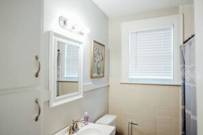 Hårtørrer, håndklæder