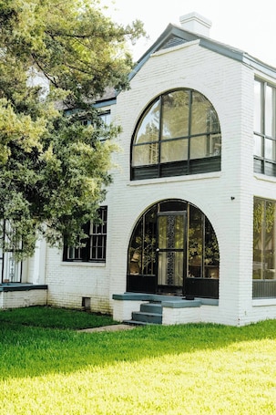 Exterior. Chic 2BR Stay | Cozy Living & High-Speed WiFi