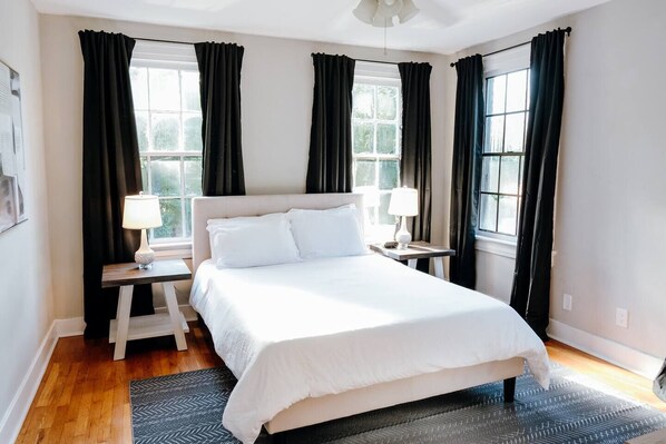 2 bedrooms, desk, iron/ironing board, free WiFi