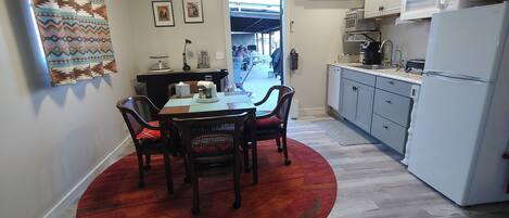 Refrigerador, microondas, horno, lavavajillas