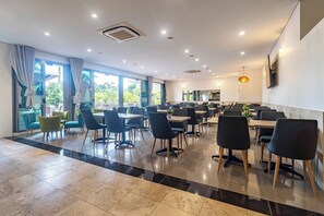 Breakfast area - Vitina Studio Motel (Darwin)