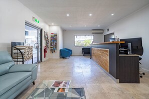 Reception - Vitina Studio Motel (Darwin)