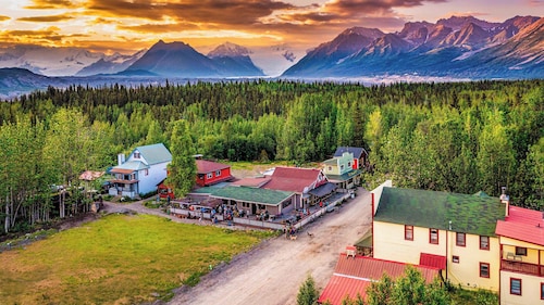 McCarthy Lodge Resort