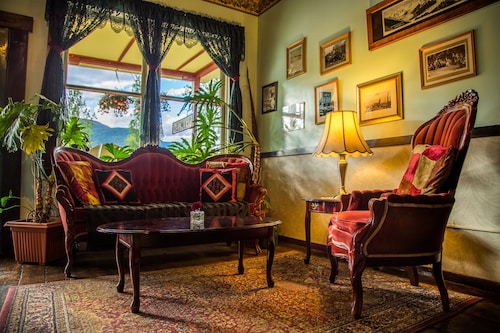 McCarthy Lodge Resort