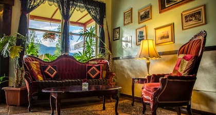 McCarthy Lodge Resort