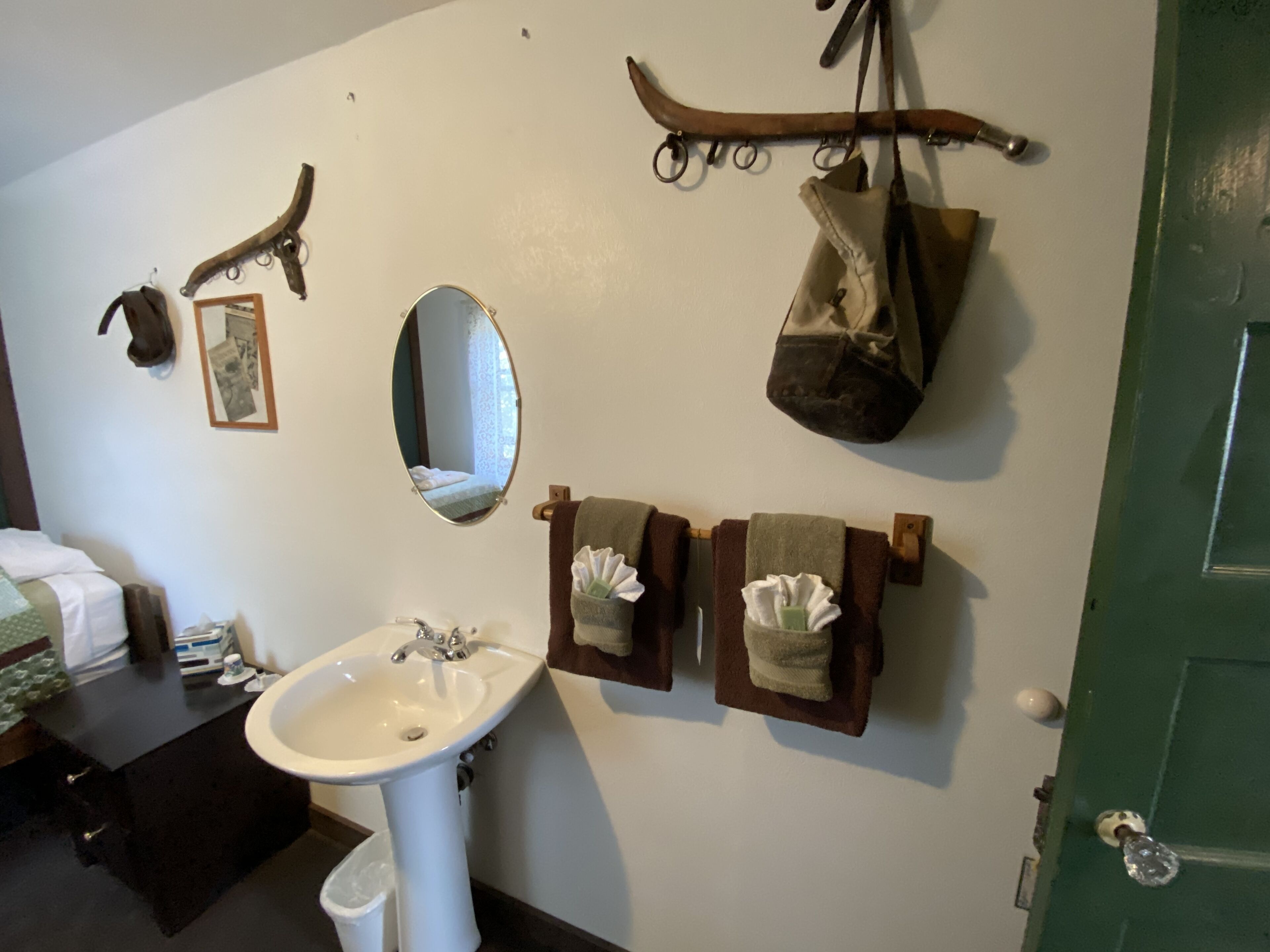 comfort twin room | 1 bedroom, premium bedding, individually decorated