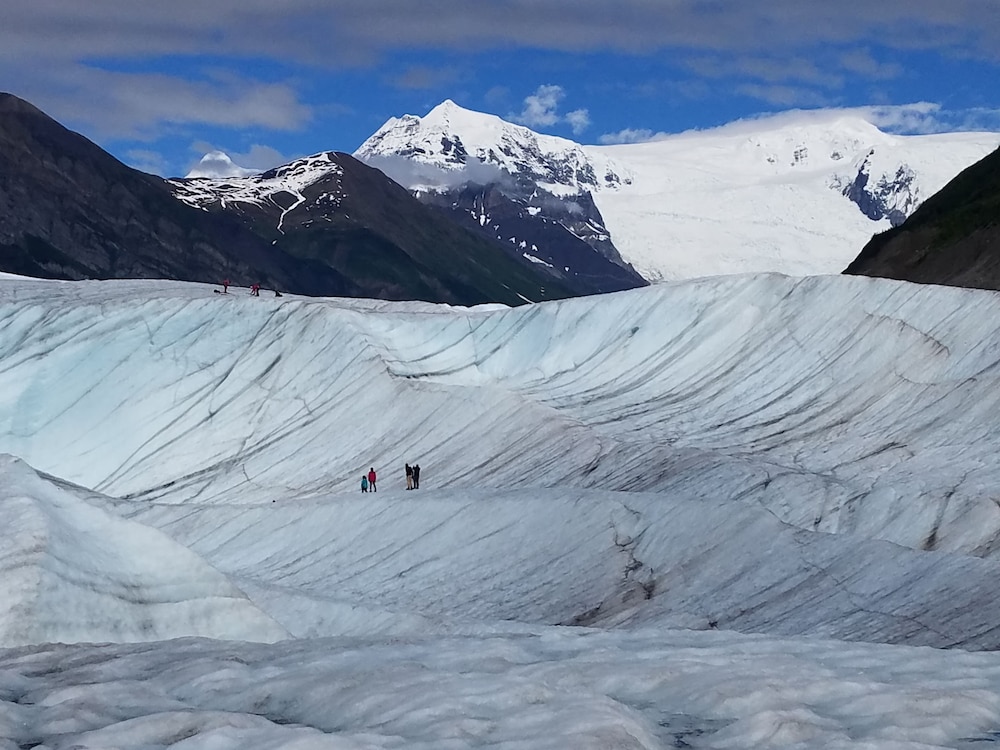 McCarthy Lodge Resort by null