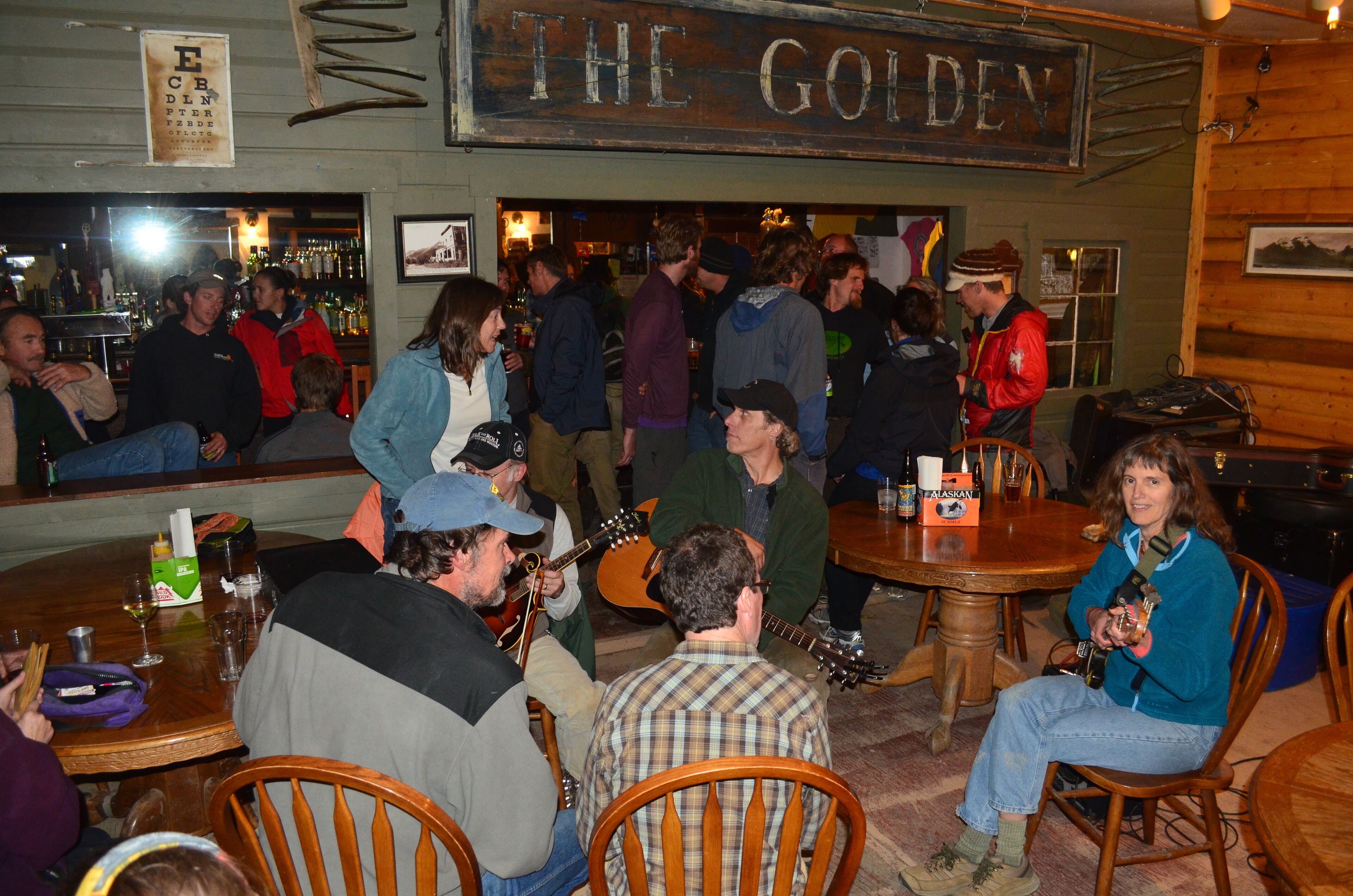 gastropub, al fresco dining, open daily