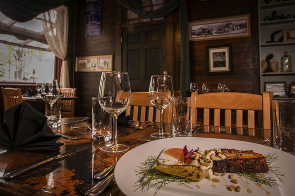 3 restaurants servant le petit déjeuner, spécialités Cuisine américaine