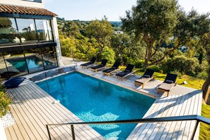 Outdoor pool, a heated pool