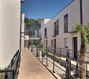 Property grounds - Seaside vacations, south of France. (Sérignan)