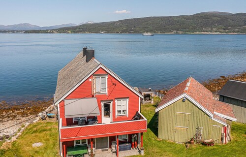 2 bedroom stunning apartment in åfarnes