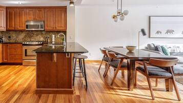 Peti sejuk, ketuhar gelombang mikro, ketuhar, dapur