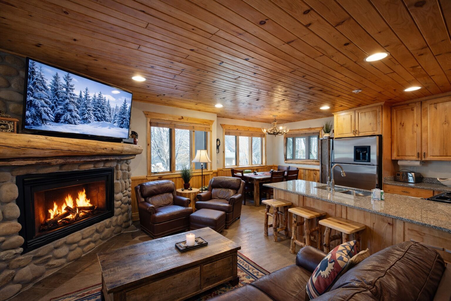 Condo, 2 Bedrooms | Living area