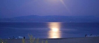 Karystos: Charming Old Stone Cottage in peaceful mountain village 