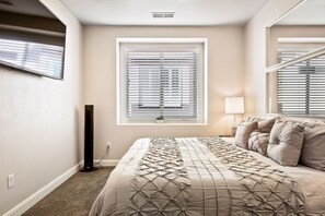 Townhome, 6 Bedrooms | 6 bedrooms, laptop workspace, iron/ironing board, cots/infant beds - Latitude Adjustment by RedAwning (Washington)