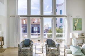 Smart TV, ping pong, books - JADA'S DARE~Gulf Views~Heated Pool~Gulf Trace Seclusion~Beach Gear~Modern Luxe (Santa Rosa Beach)