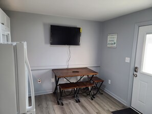 Dining - Harrison Hotel Unit D
Pet Friendly 
Ground Level Unit (Garden City Beach)