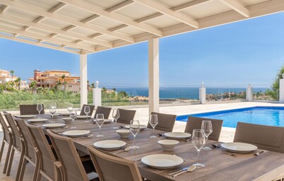 Beach front home in Las Lagunas de Mijas