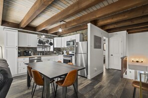 Fridge, microwave, oven, stovetop - Incline Village Championship Golf Coarse Retreat (Incline Village)