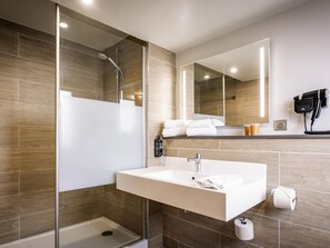 Hypo-allergenic bedding, soundproofing, free cots/infant beds, free WiFi - Ibis Styles Valenciennes Petite Foret (Petite-Foret)