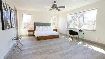 5 bedrooms, desk, iron/ironing board, travel cot