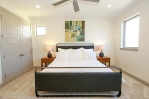 5 bedrooms, desk, iron/ironing board, travel crib