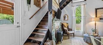 Walk to Historic Downtown Bell Buckle~Webb~Hot Tub~Fireplace~Tiny Home