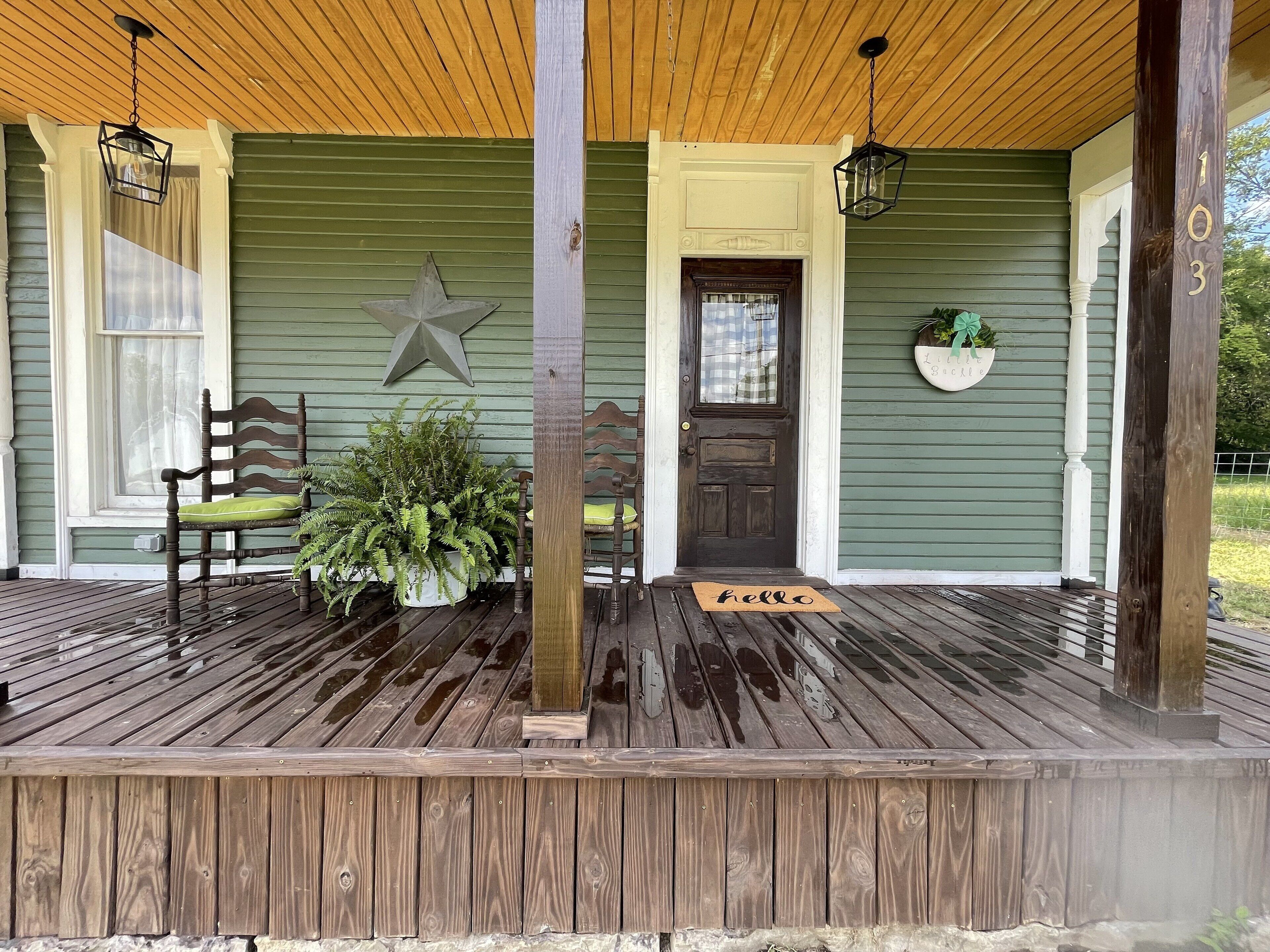 1800's Renovated Little Buckle Tiny Home in Heart of Bell Buckle