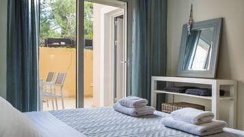 1 bedroom, in-room safe, iron/ironing board, free WiFi