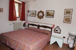 3 bedrooms, iron/ironing board, travel crib, free WiFi